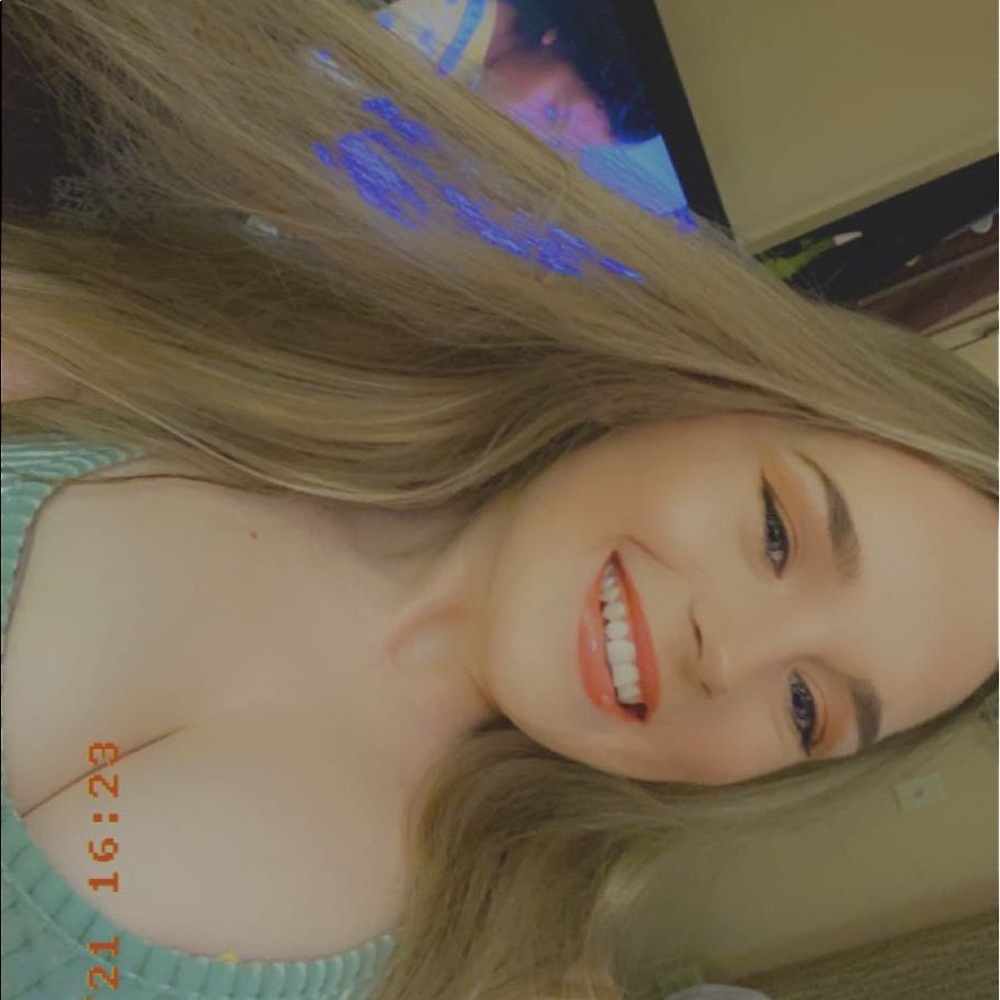 Meet your Posher, Julia